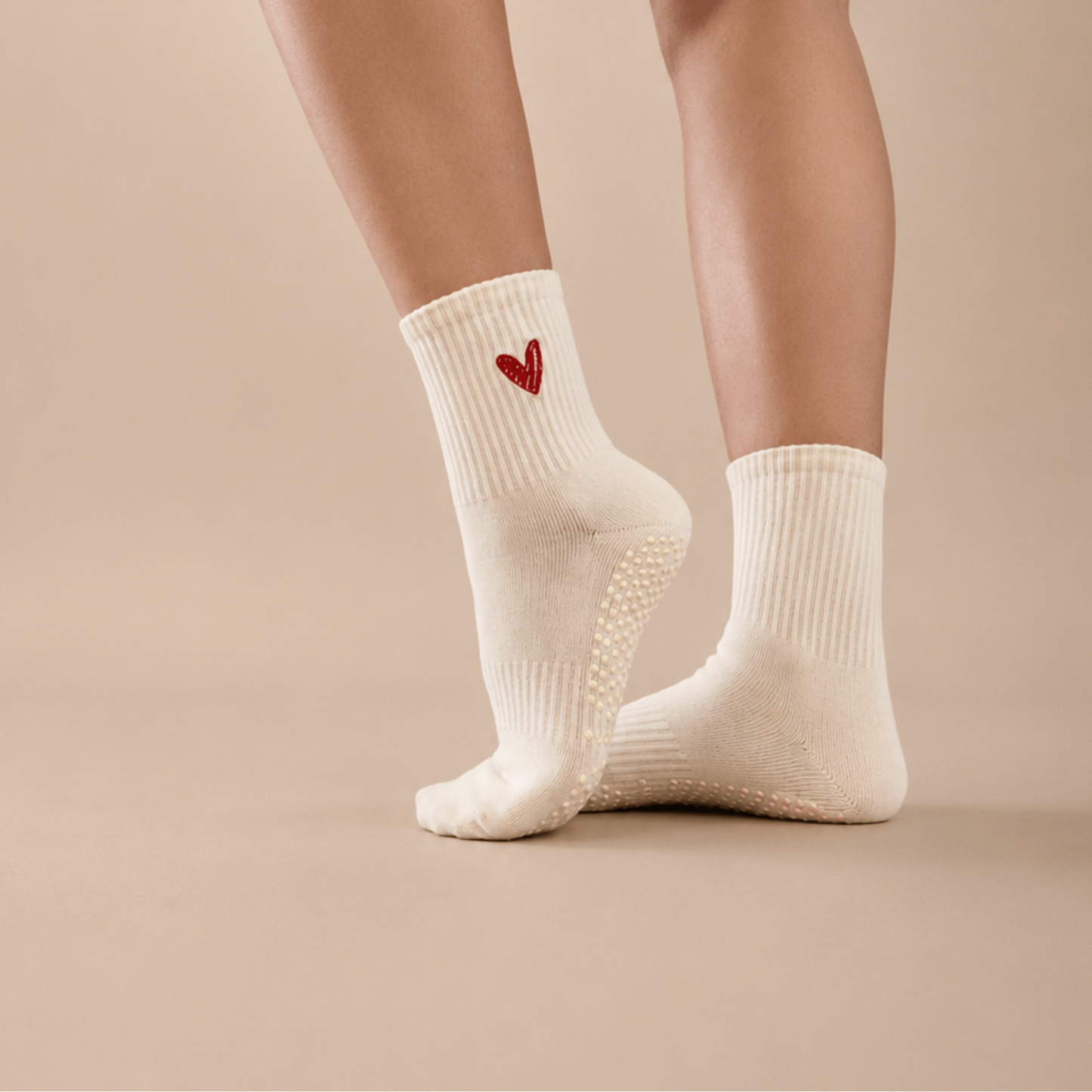Amour Quarter Crew Inside Out Grip Sock